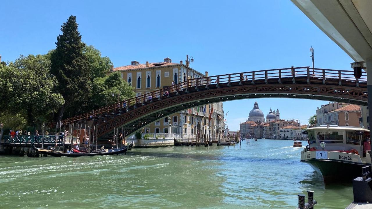 Ca' Romantica - Big Appartment At Accademia Venedig Exterior foto